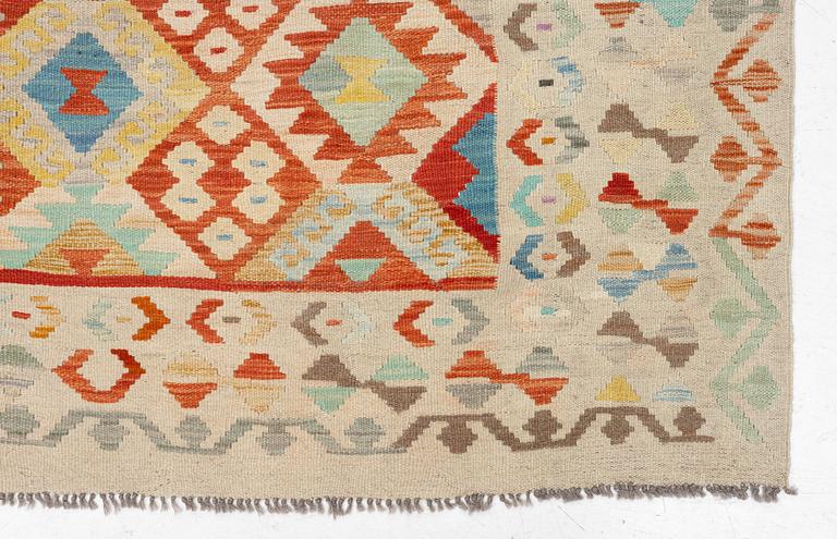 A Kilim carpet. ca 295 x 208 cm.