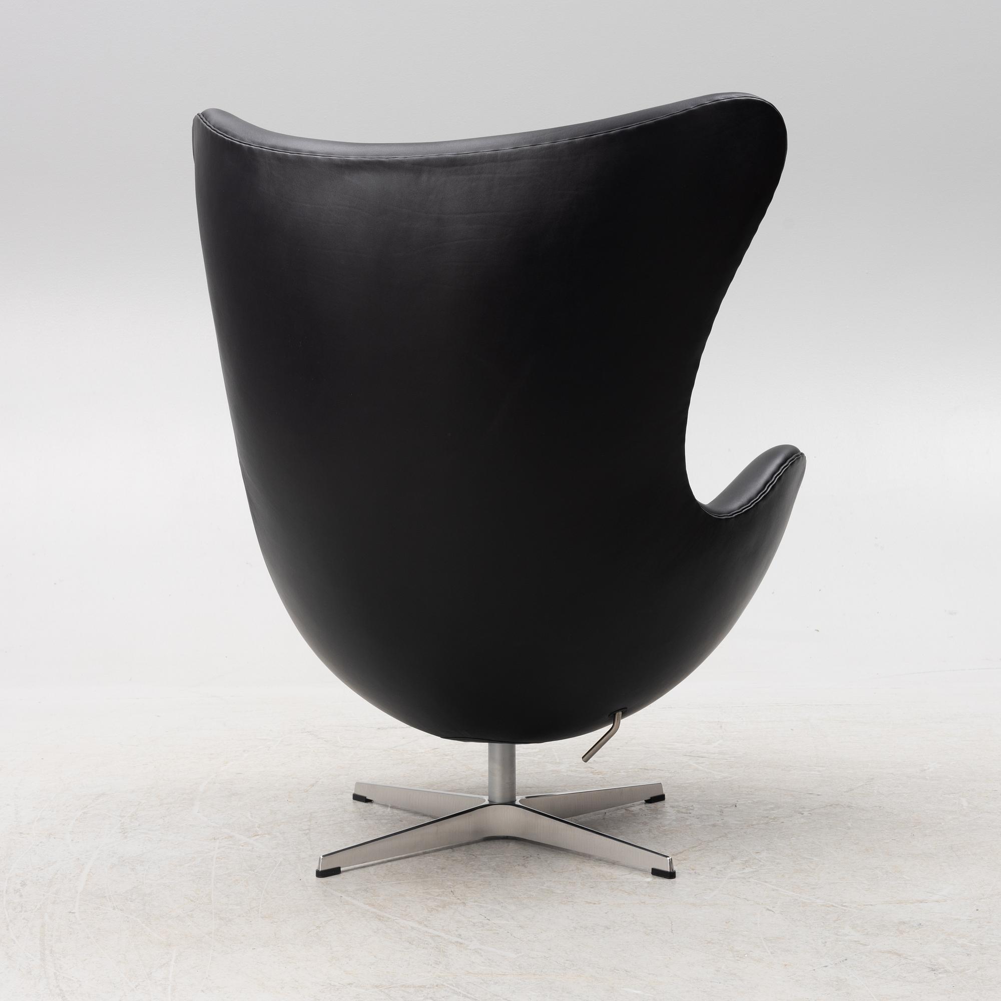 Arne Jacobsen, fåtölj, "Ägget", Fritz Hansen, Danmark, 2021.