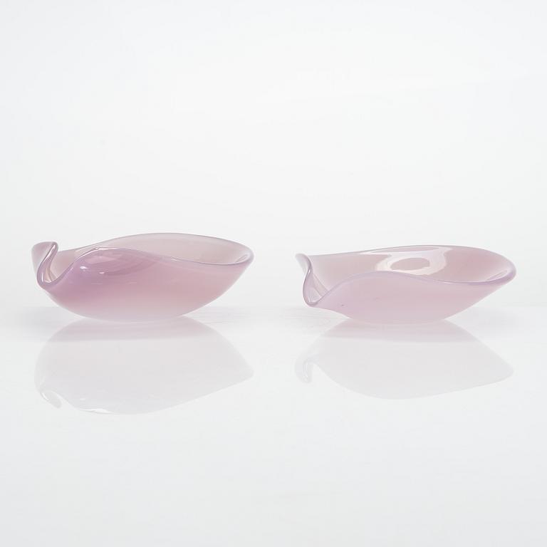 Kaj Franck, a set of five art glass bowls, model 3318, 'Näkinkenkä', signed K. Franck, Iittala.