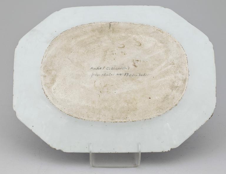 STEKFAT, porslin, Kina, Qianlong (1736-1796).