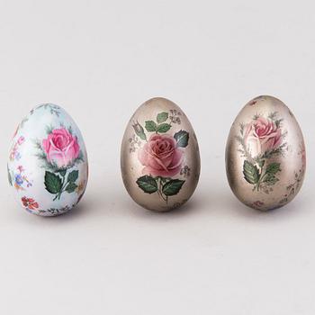 RUT BRYK, A set of three 1970s ceramic eggs signed Bryk, for Arabia Finland.