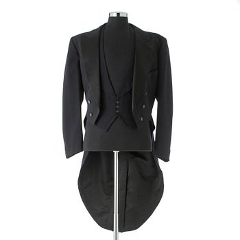 371. NORDISKA KOMPANIET, a men's suit consisting of jacket and pants.