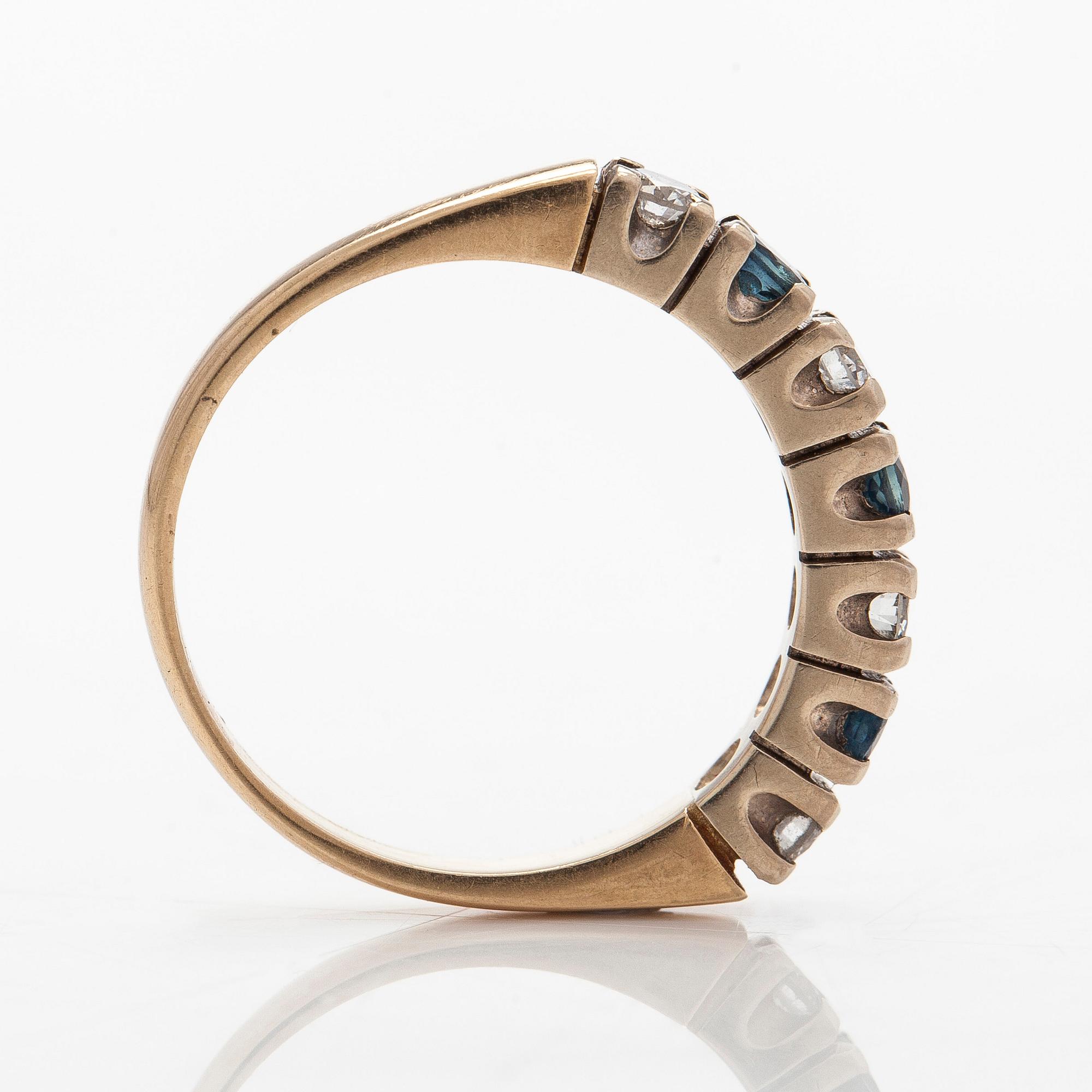 Ring, 14K vitguld med briljantslipade diamanter och safirer.