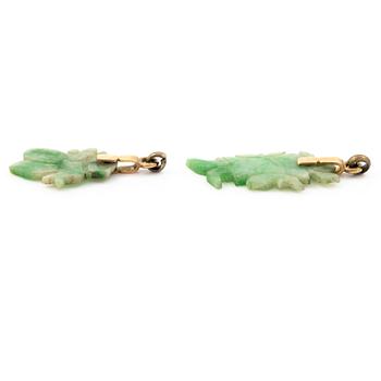 Pendants, 2 pcs, 18K gold and gilt metal with jadeite.