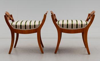 TABURETTER, 1 par, Karl Johan, 1800-talets mitt.