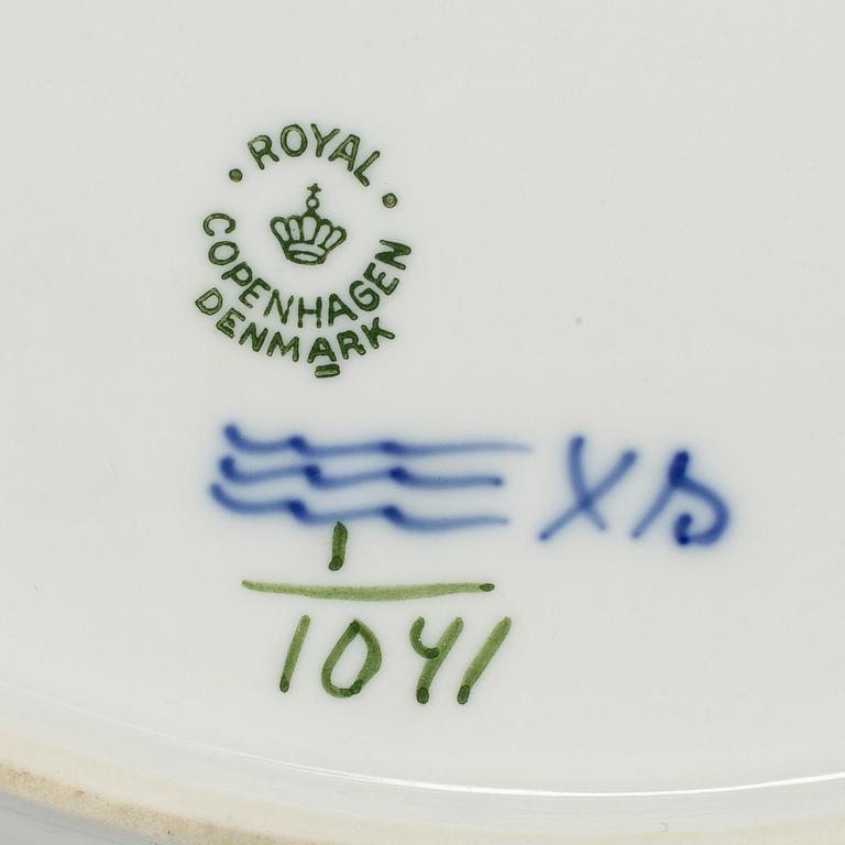 ROYAL COPENHAGEN, eight 'Musselmalet' helblonde  porcelain plates and dishes,  Denmark.