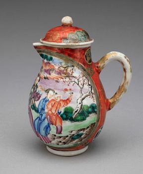 GRÄDDKANNA, porslin, Qianlong, Kina 1700-tal.