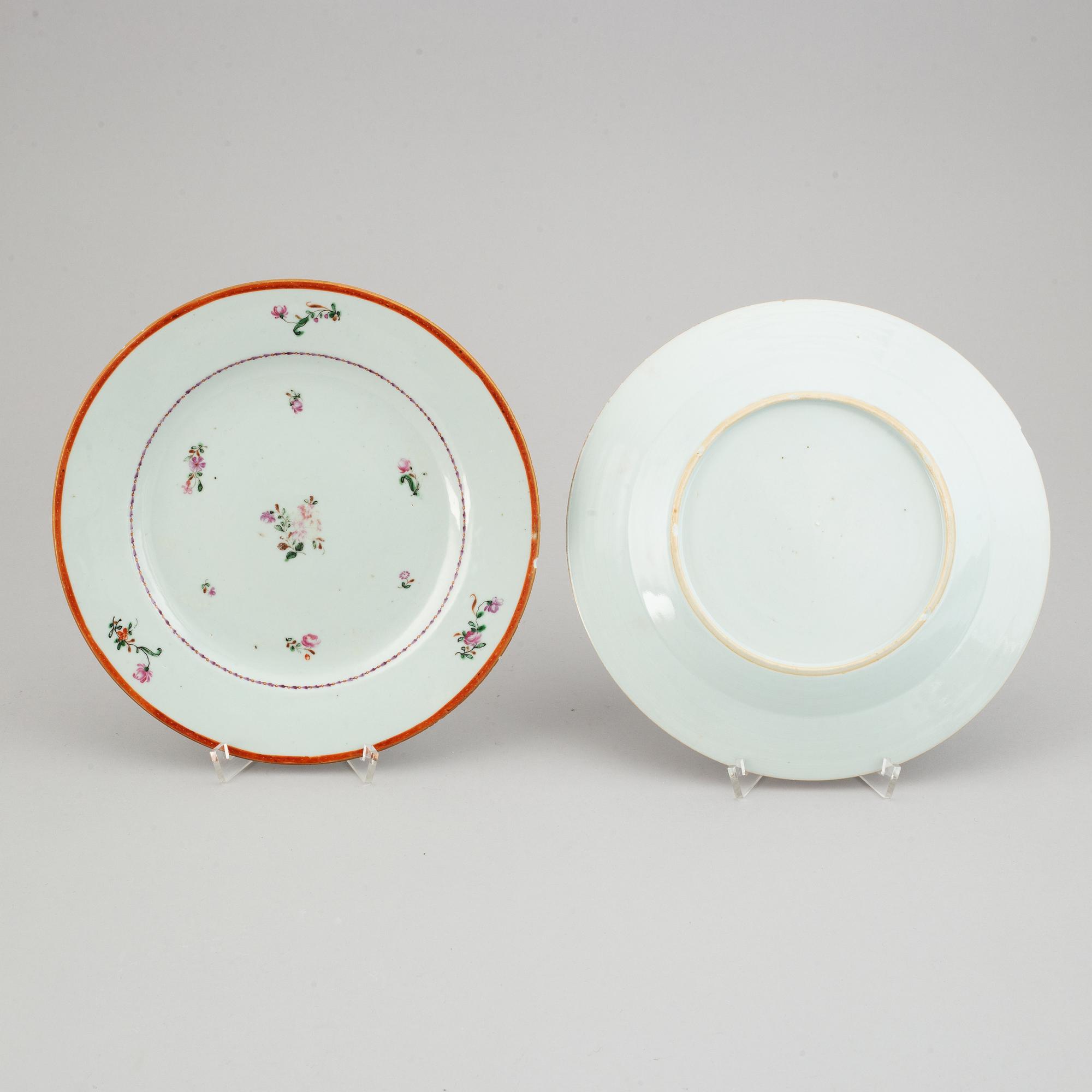 Tallrikar, 22 stycken, kompaniporslin. Qingdynastin, Qianlong (1736-95).