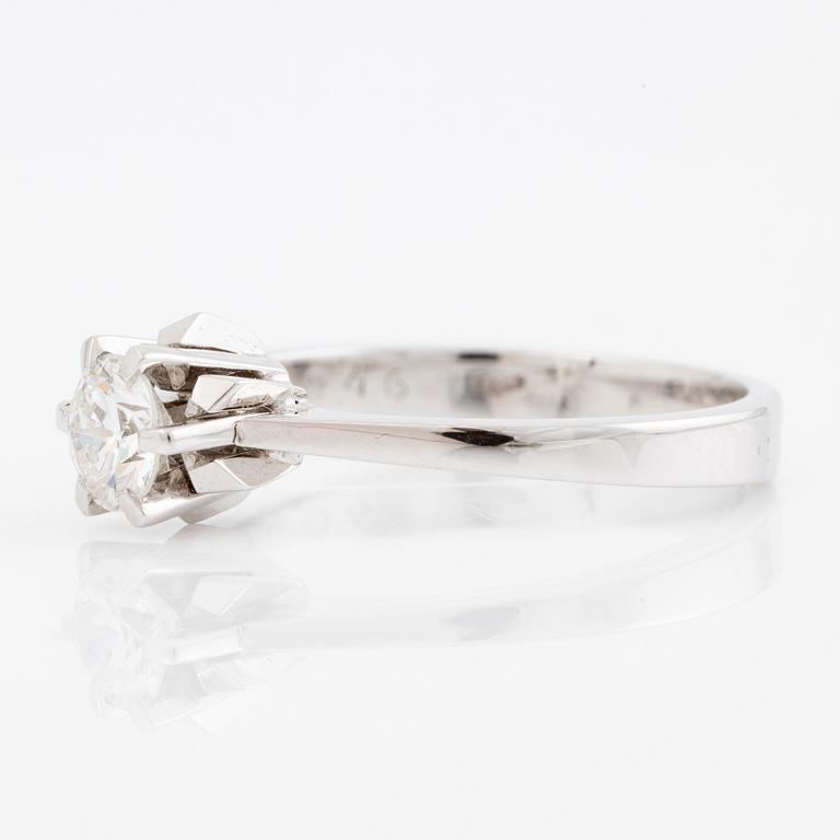 Ring, 18K white gold set with a brilliant-cut diamond, 0.46 ct according to engraving.