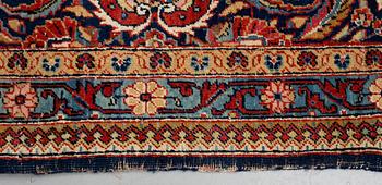 Matto, semi-antique Tabriz, ca 357,5 x 253,5-263 cm.