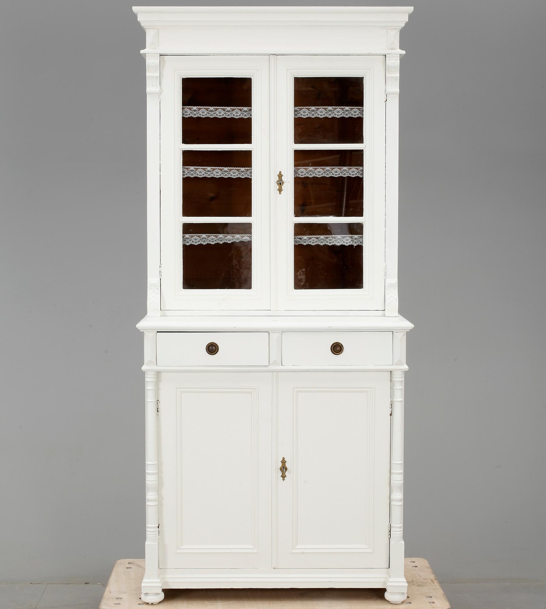 VITRINSKÅP, nyrenässans, 1800-talets slut.