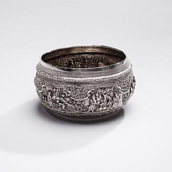SKÅL, silver, kontrollstämplad av Tarkiainen, Helsingfors 1983.    Vikt ca 513 g.