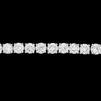 ARMBAND, 47 briljantslipade diamanter, tot. 9.65 ct.