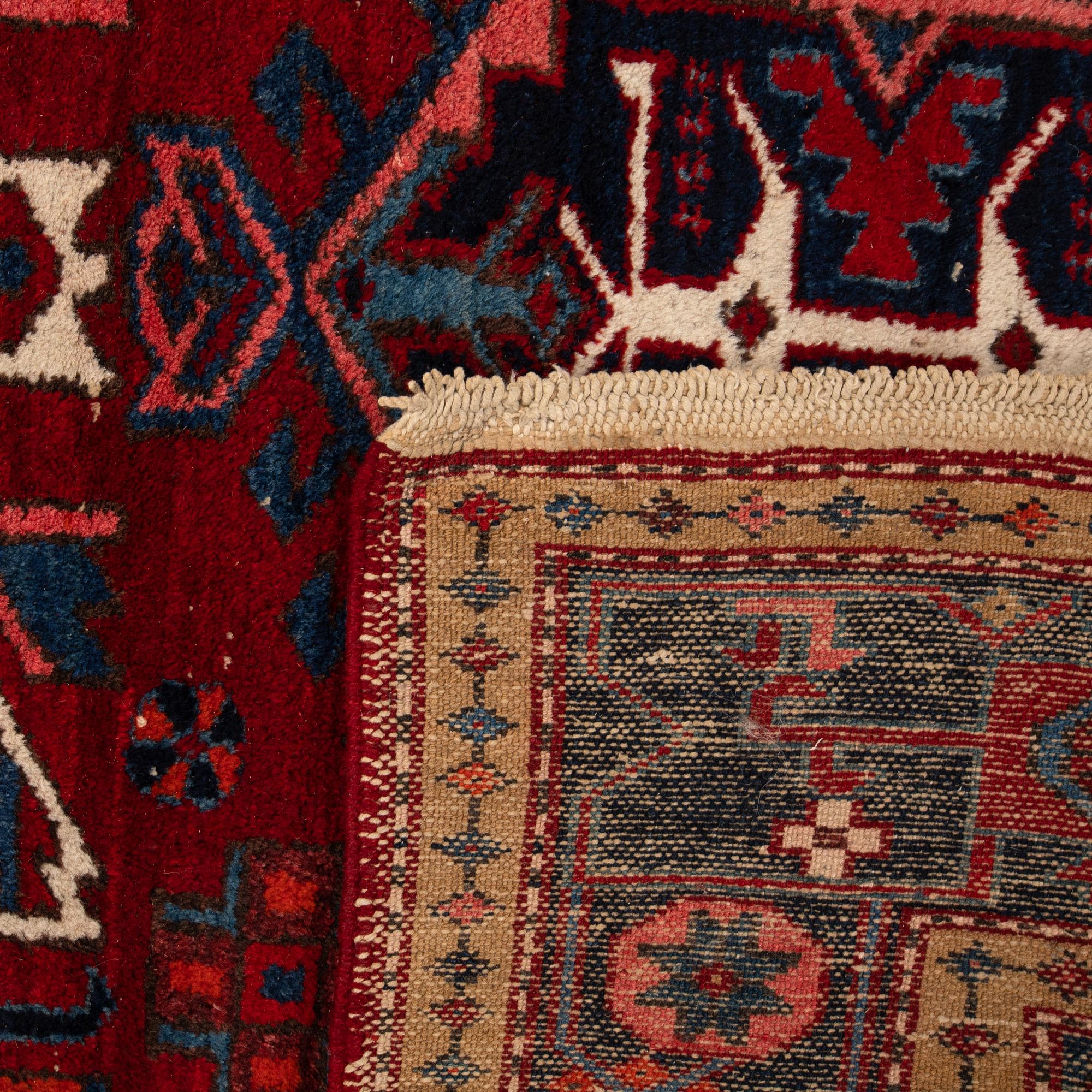 Carpet Oriental semi-antique approx. 240x145 cm.