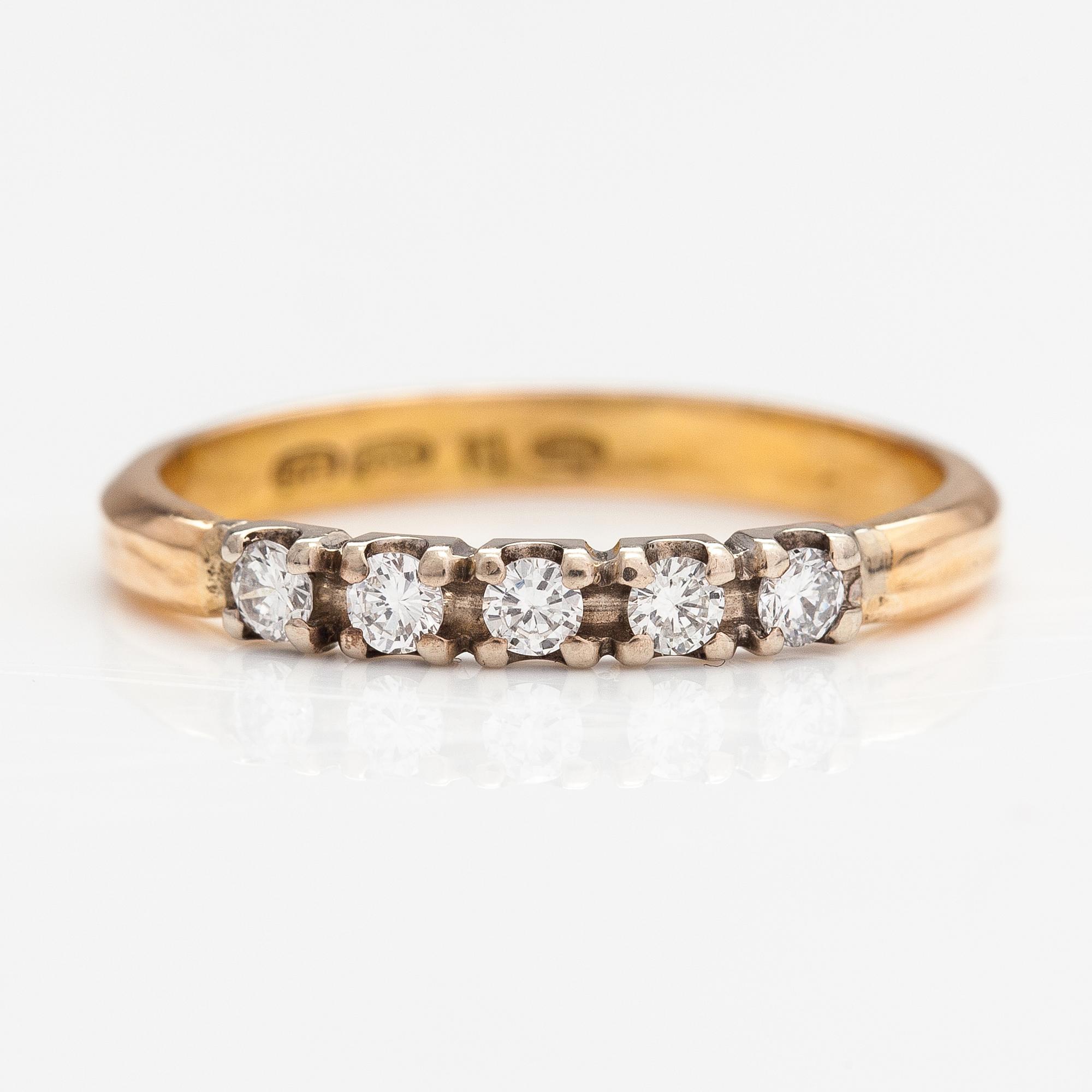 An 18K gold ring with diamonds ca. 0.20 ct in total. Lagercrantz Jewellery, Tammisaari 2013.