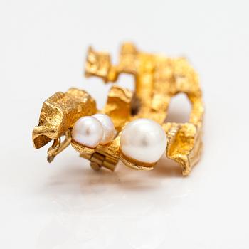 Björn Weckström, An 18K gold and cultured pearls brooch "Bow of Argo". Lapponia.