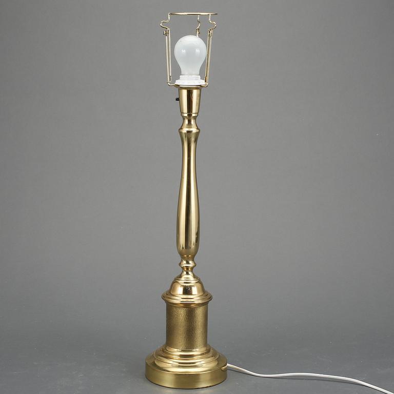 BORDSLAMPA, mässing, 1900-talets andra hälft.