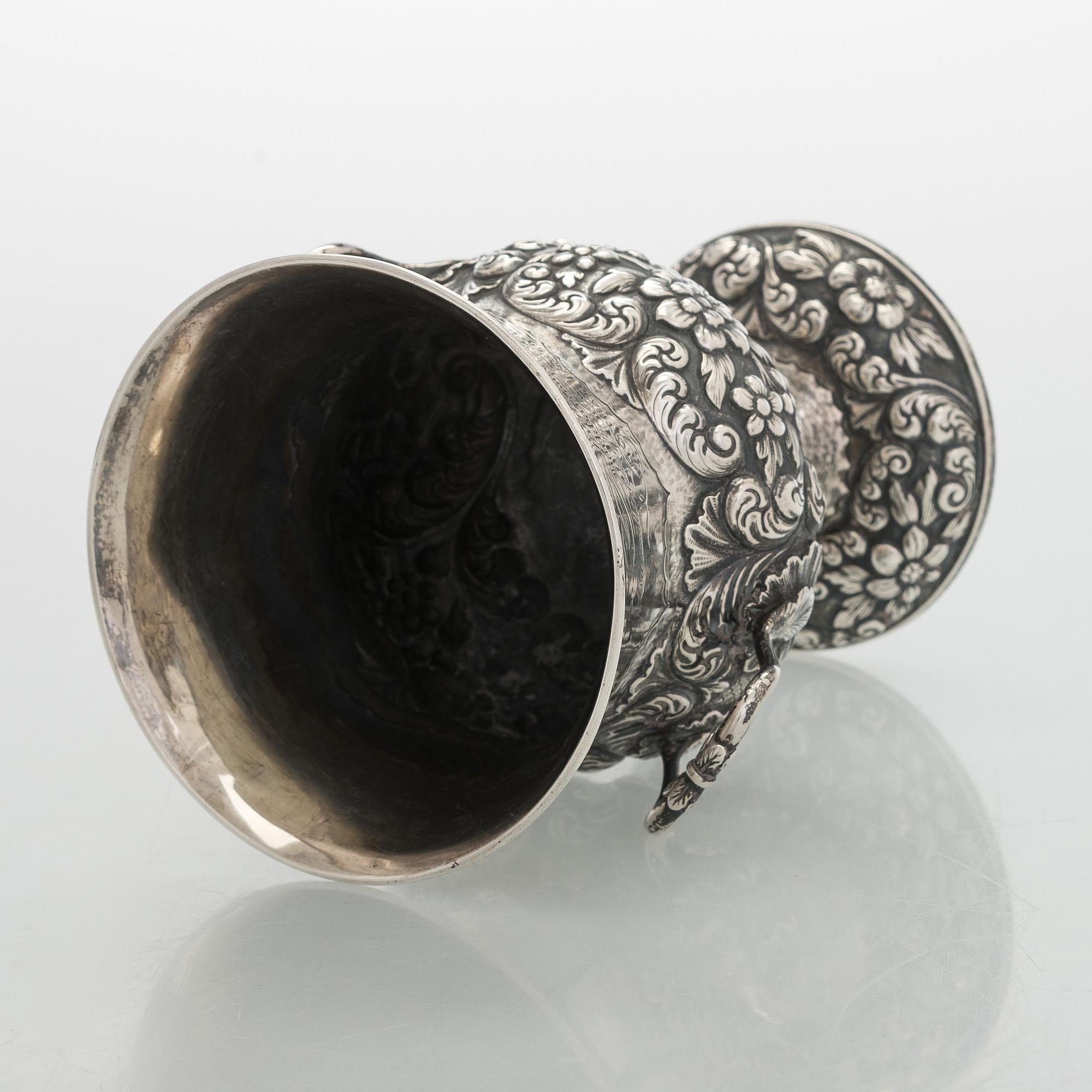 A sterling silver bowl, John Evans II,  London England 1838.