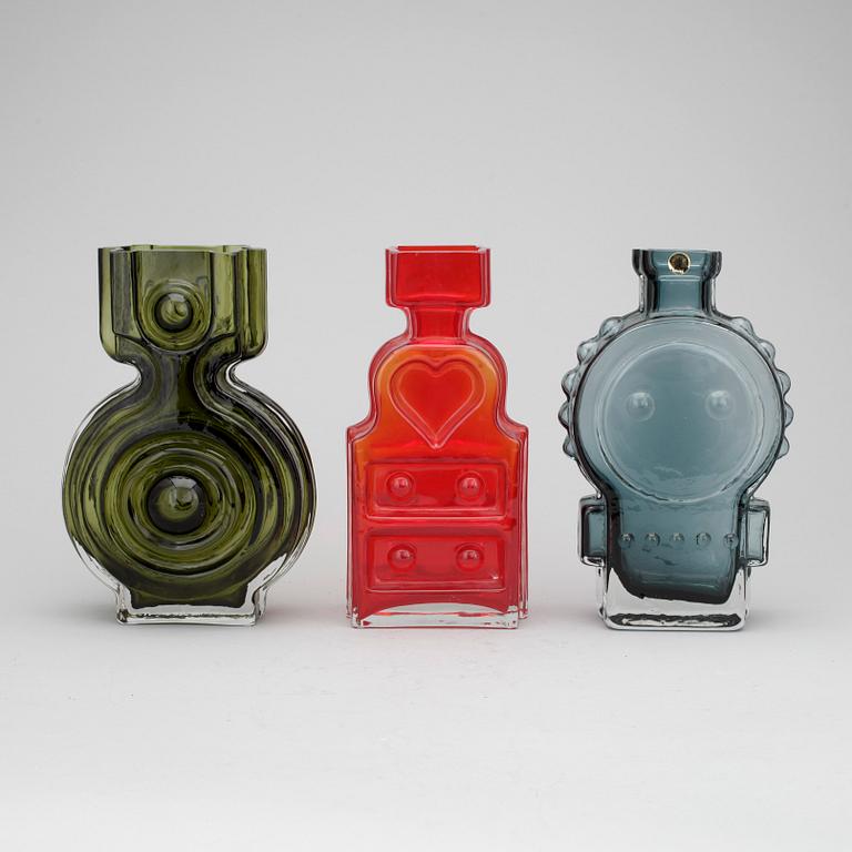 VASER, 3 st, glas, Helena Tynell Riihimäen. Finland 1900-talets senare hälft.