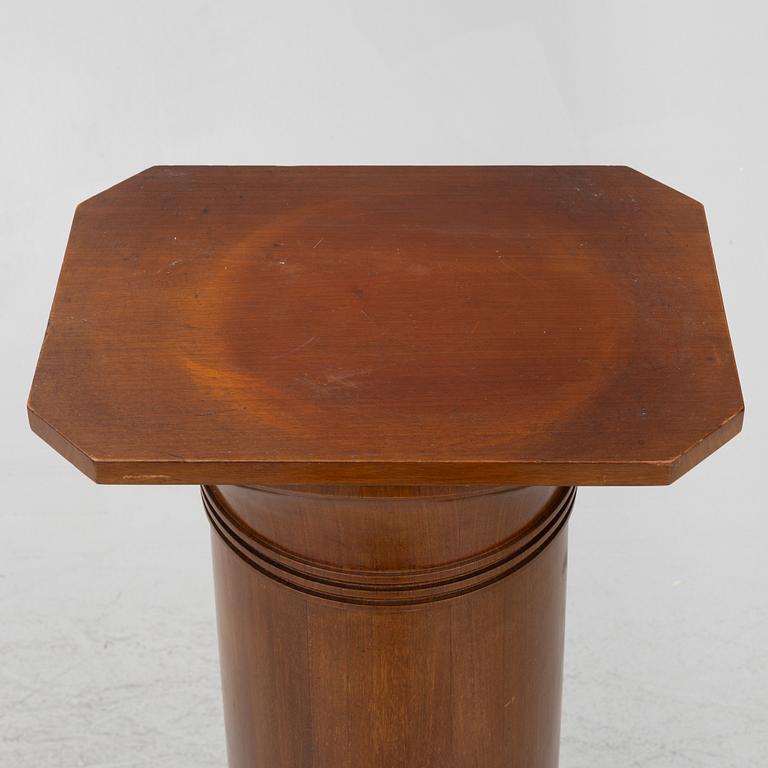 Pedestal, column-shaped, first half of the 20th Century.