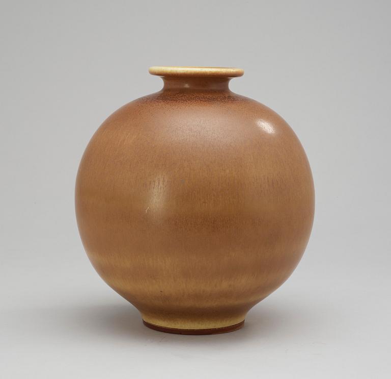 A Berndt Friberg stoneware vase, Gustavsberg Studio 1967.