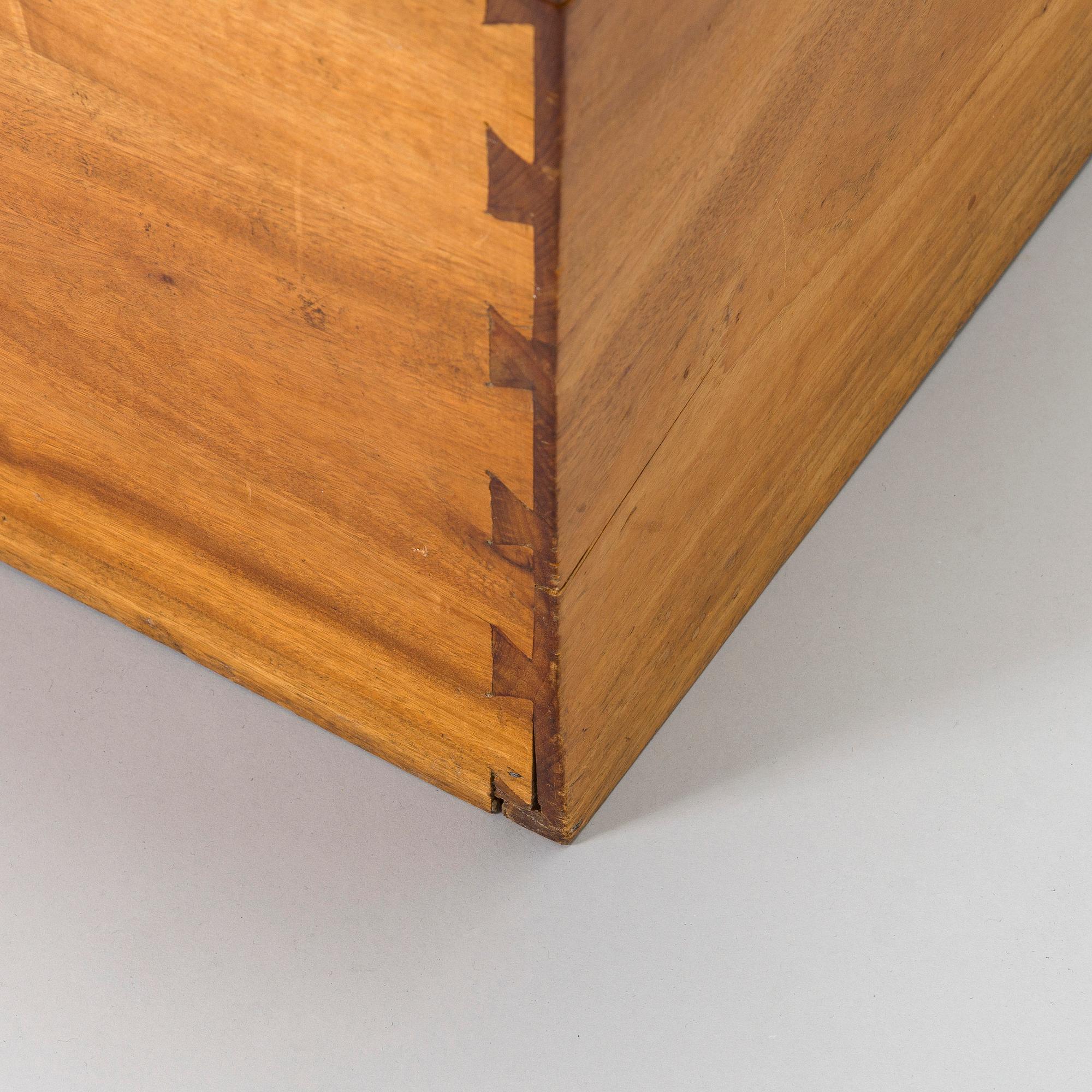 A Chinese wooden chest, first half of the 20th century.