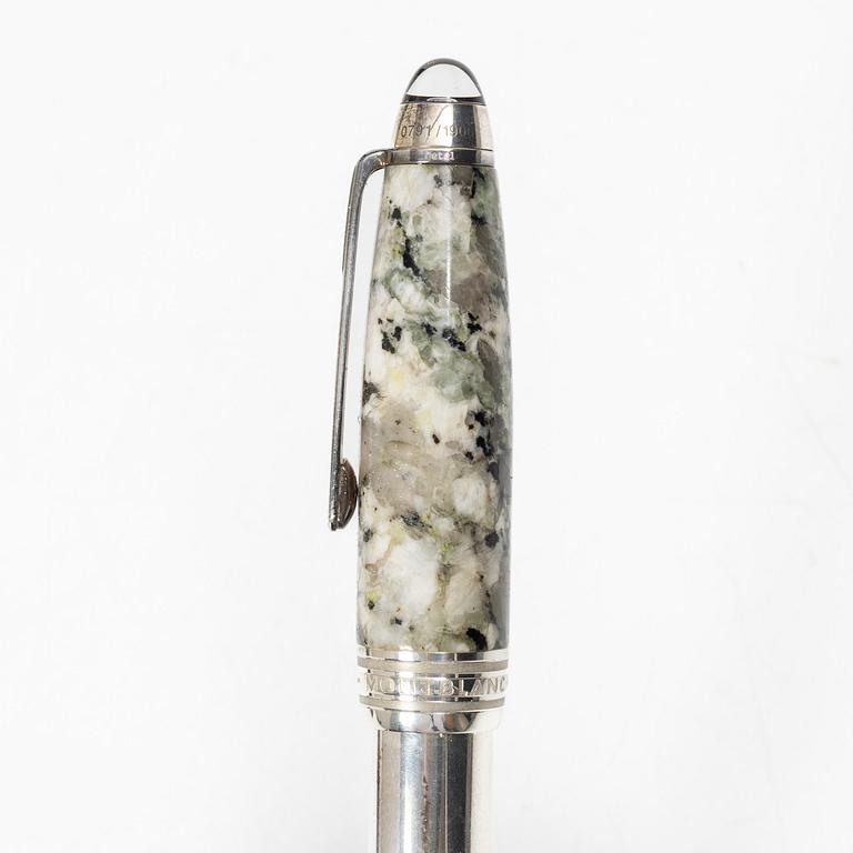 A Montblanc fountain pen, limited edition 'Soulmakers for 100 years', 'Starwalker'.