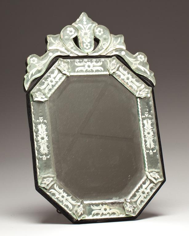 BORDSSPEGEL, venetiansk stil, 1900-talets början.