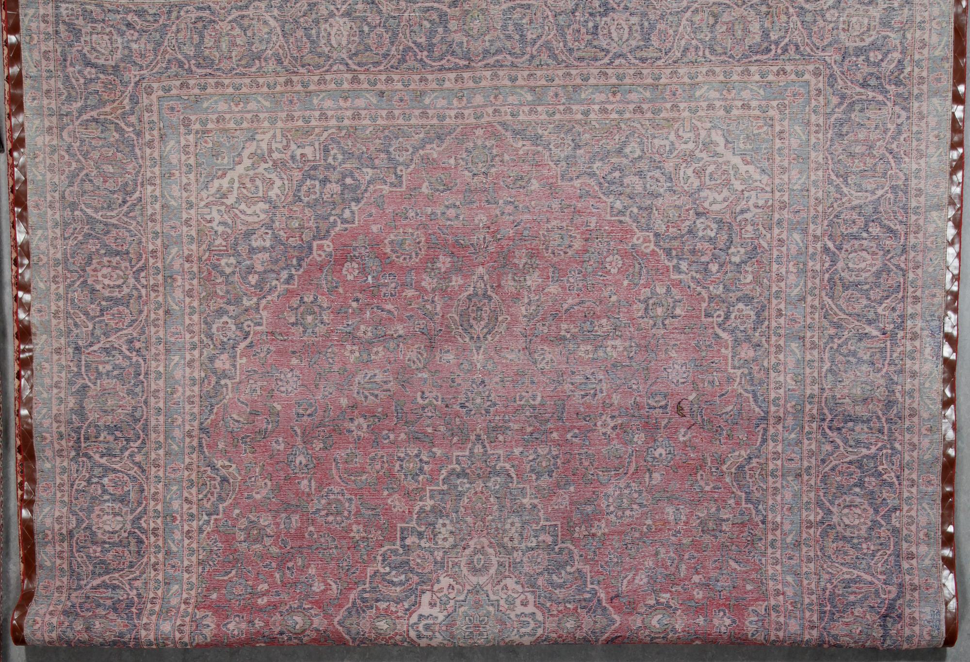 MATTA, Keshan, ca 418X285 cm.