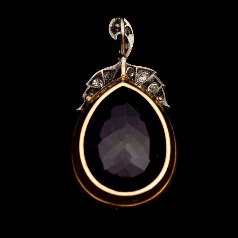 A PENDANT, facetted amethyst, old cut diamonds, 14K (56) gold and silver.