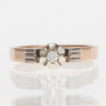 RING, guld 18K, briljantslipad diamant 0,10 ct. MJK, Åbo 1966. Vikt 4,8 g.
