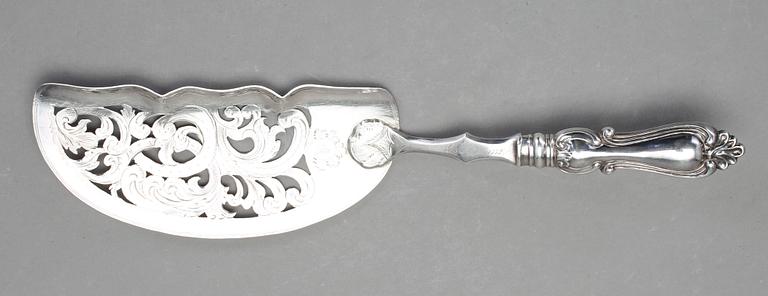 FISKSPADE, silver. Oidentifierade stämplar. Ryssland, 1860-1970-tal. Vikt 105 gram.