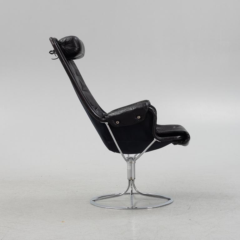 Bruno Mathsson, a Jetson swivel easy chair.