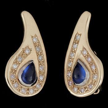 ÖRONCLIPS, ett par, guld 18k, diamanter, tot ca 0,52 ct. Vikt ca 14 gram.