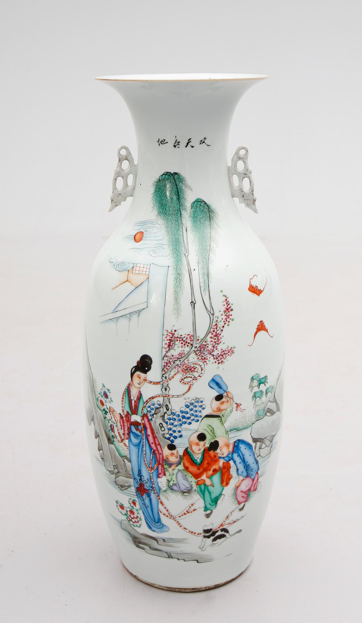 GOLVVAS, porslin, Kina, 1900-tal.