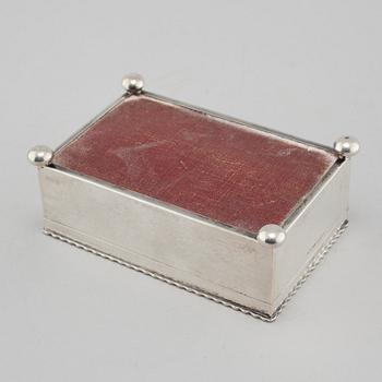 A silver cigar box from K Andersson in Stockholm, 1917.