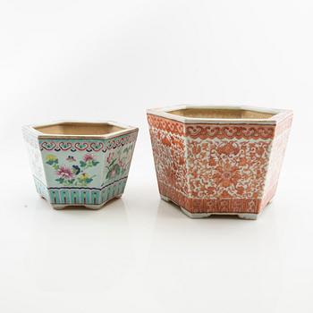 Outer covers 2 pcs China 20th century porcelain.