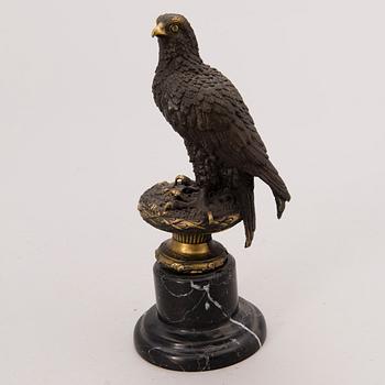 SKULPTUR, patinerad brons, marmorpiedestal.