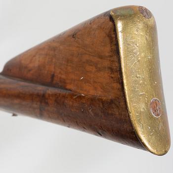 A flintlock rifle from Tower, first half of the 19th century.