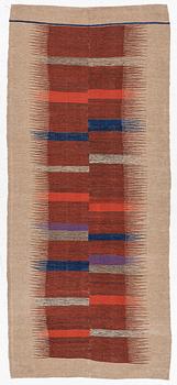 A persian kilim rug, c. 254 x 111 cm.