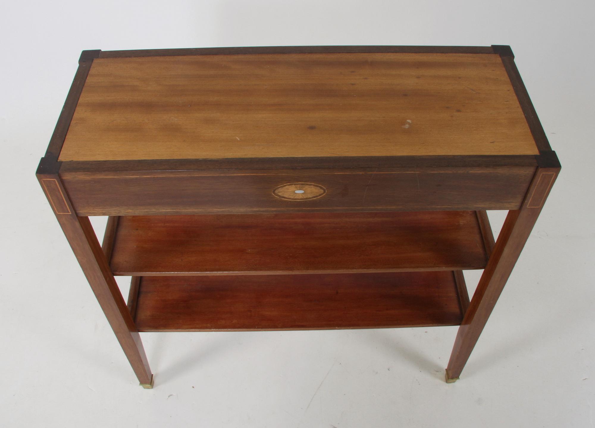 SIDEBOARD.