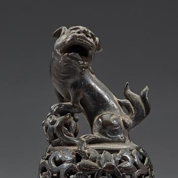 A bronze censer with cover, late Ming dynasty, 17th Century.