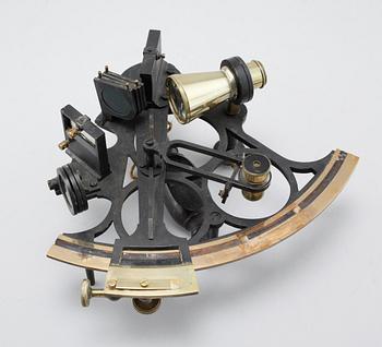 A sextant by Thos Downie in Hamburg from around the year of 1900.