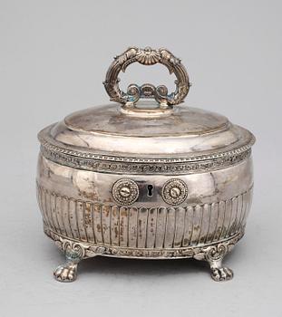 SOCKERSKRIN, silver, empir. Otto Wilhelm Kjellberg, Västerås, 1837. Vikt ca 681 g.