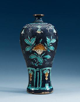 1453. A Meiping Fahua jar, Ming dynasty (1368-1644).