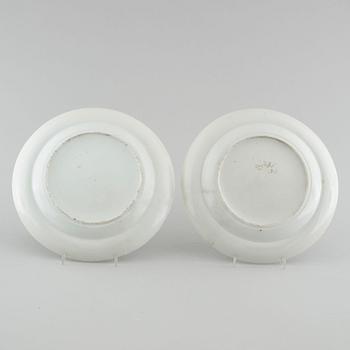 A pair of chinese porcelain plates, 19th century.