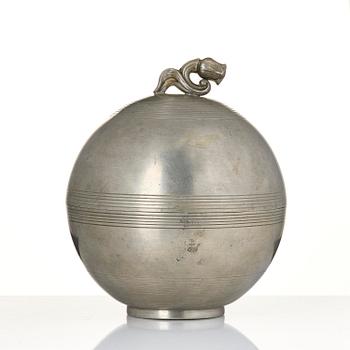 Sylvia Stave, a pewter bonbonnière model no 5347, C.G. Hallberg, Stockholm, 1933.