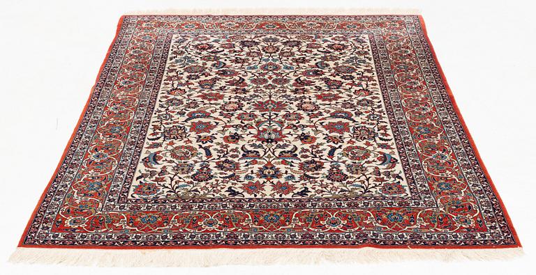 Matta, semiantik Isfahan, ca 192 x 140 cm.