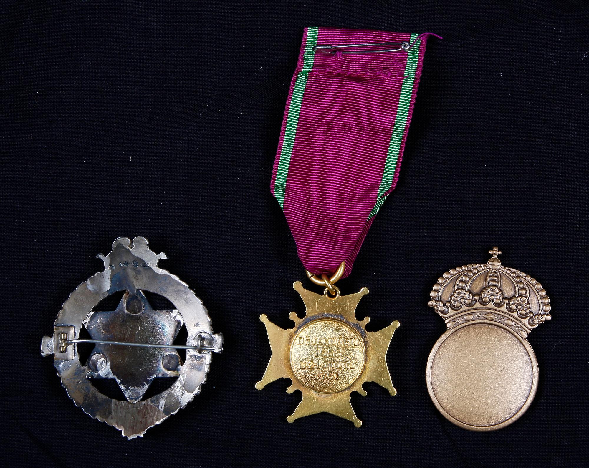 ORDENSTECKEN, MEDALJ, PLAKETT, 3 st, bla Amarantherorden.
