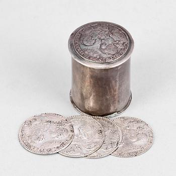 MYNT samt DOSA, 5 delar, silver,bröllopsmynt över Karl I och Henrietta Maria av England, dat 1625. Vikt 24,9g.